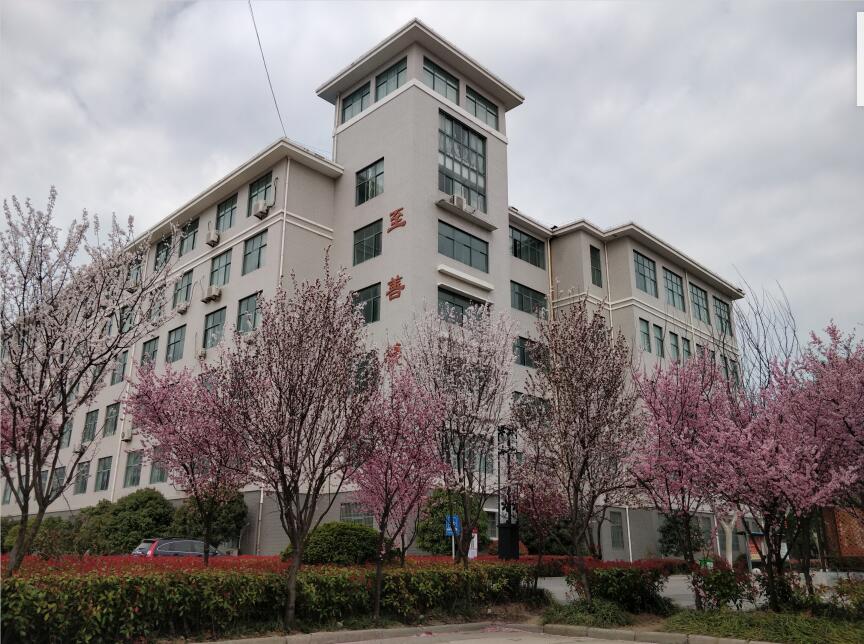 学校.jpg 学校.jpg